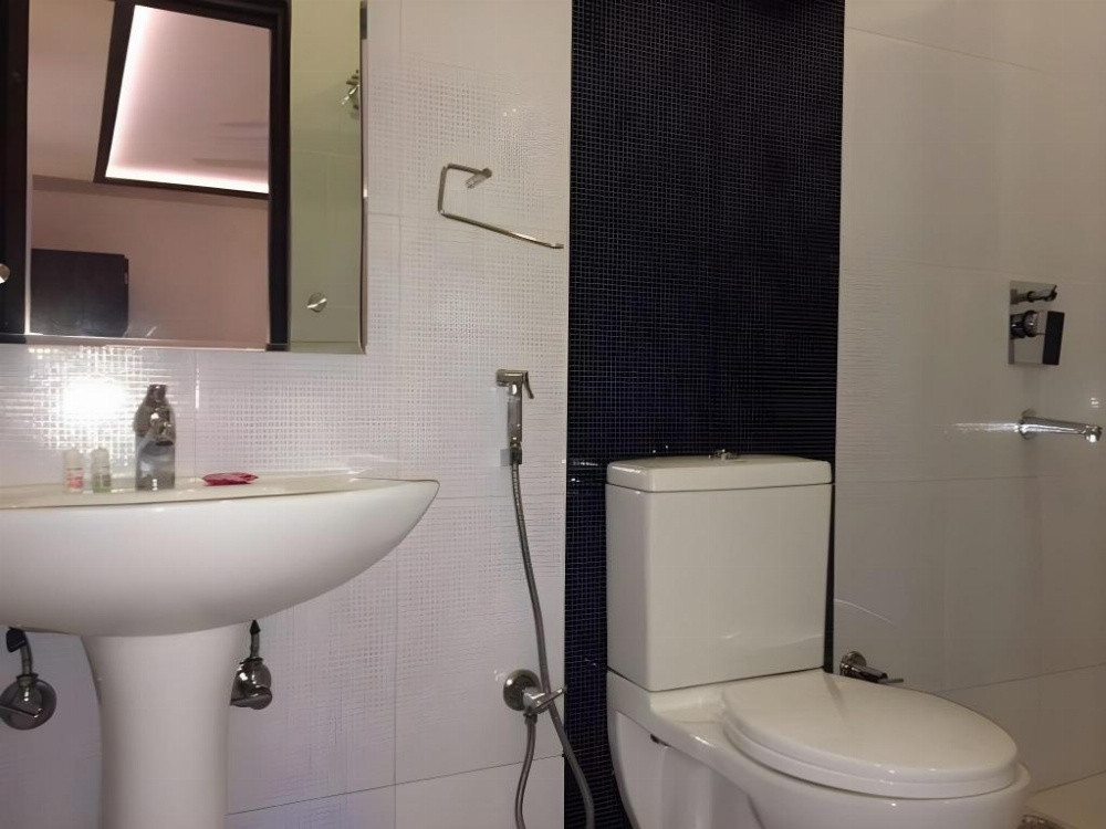 Room image 3
