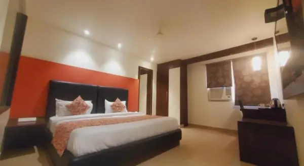 Hotel Love Kush 4